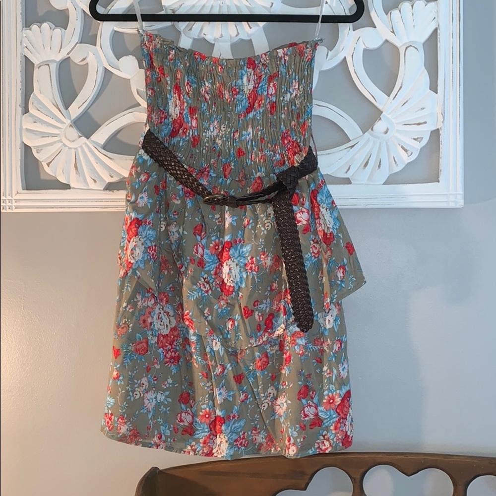 Size med smocked tube top floral dress